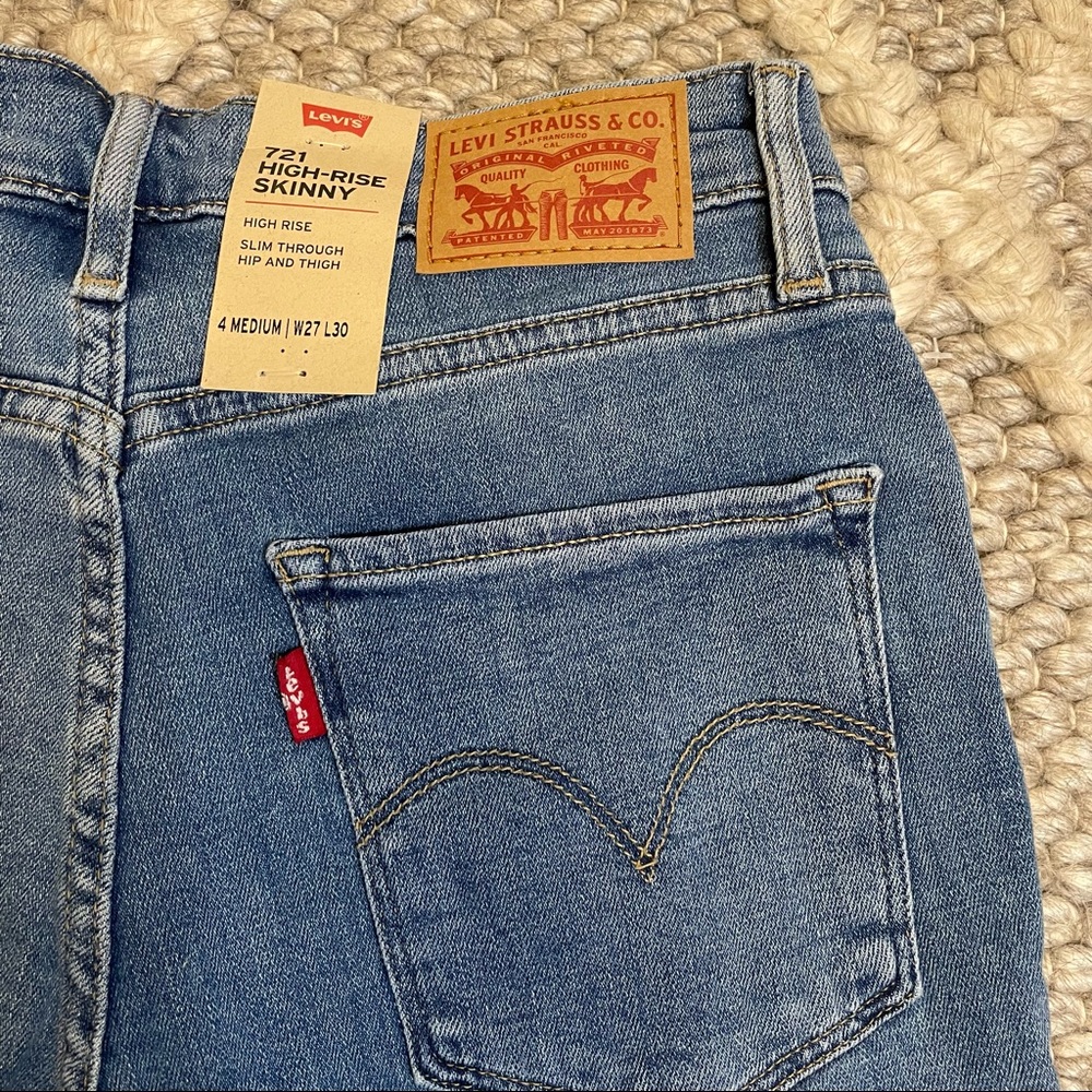 NWT! LEVI STRAUSS 721 High Rise Ripped Raw Hem Skinny Jeans - Size 27 - Picture 10 of 16